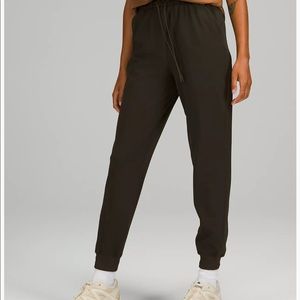 Lululemon Stretch High-Rise Jogger